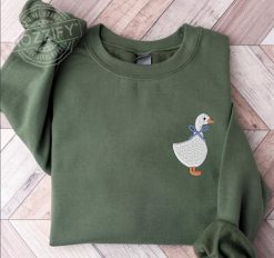 Goose and Daisy Silly Goose Embroidered personalized Embroidered Sweatshirt perfect gift idea funny custom gift - NH - 0961723
